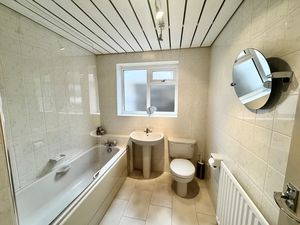 Photo 19- click for photo gallery